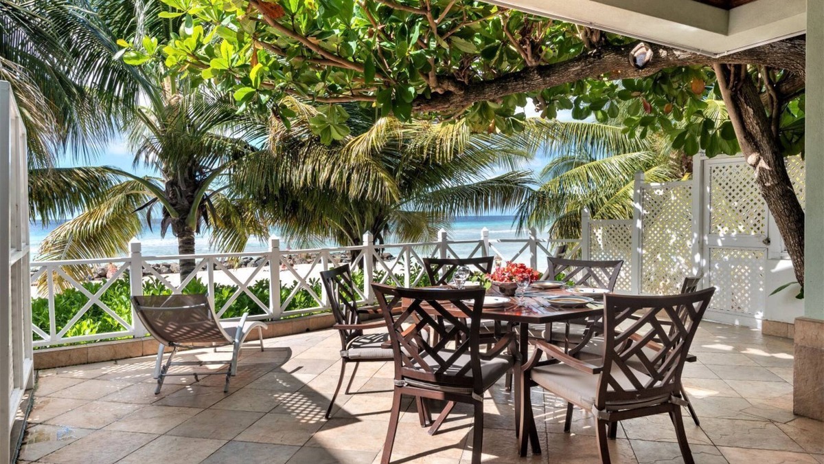 West Coast Apartment | Lower Camelot 1 Bedroom on the Beach
