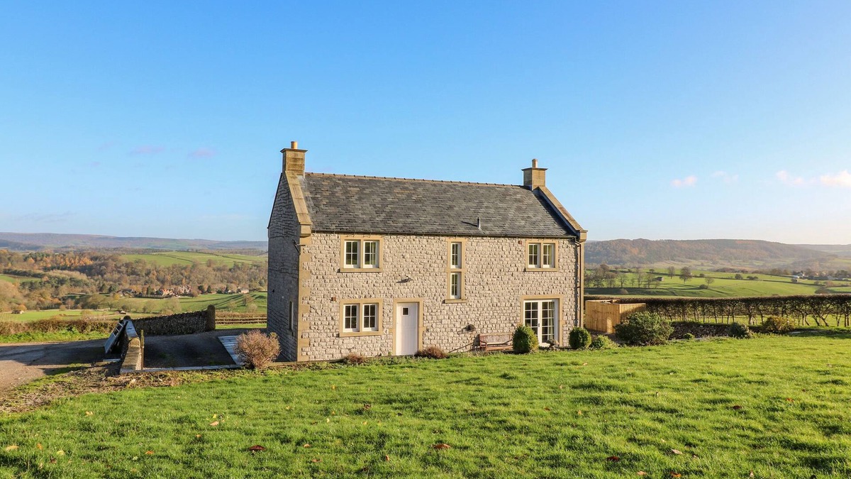 Ashford-in-the-Water Cottage | LOWER COWDEN FARM, pet friendly, with a garden in Bakewell