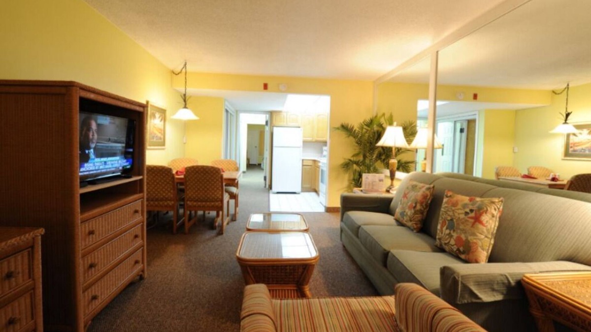 Destin Resort | LOWER LAST MINUTE WEEKDAY PRICE! Come relax in Destin without the crowds!