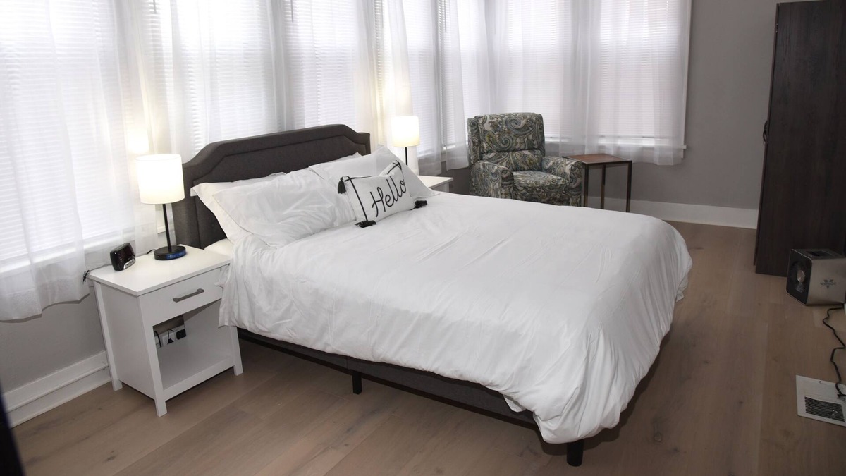 Burlington Apartment | Lower Level HUGE 2 Bedroom Apartment Pet Friendly and Free Laundry in Unit