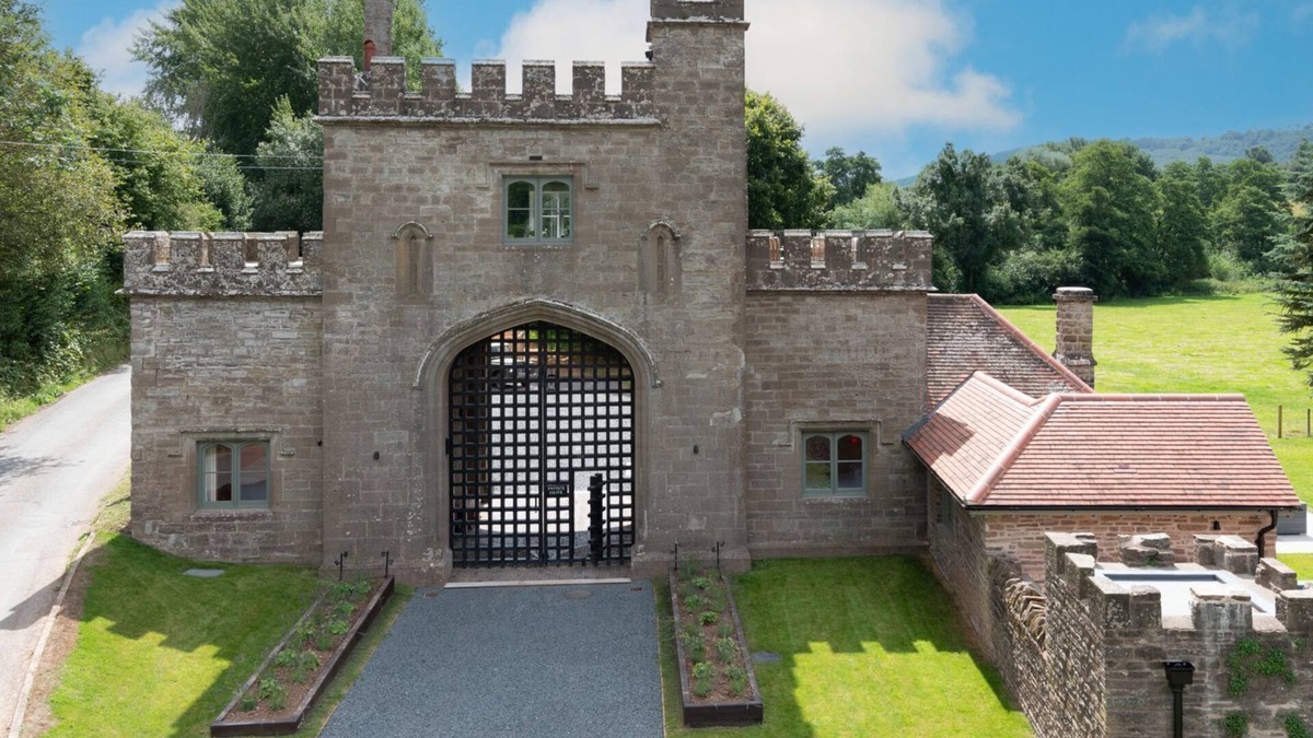 Kentchurch Cottage | Lower Lodge Gatehouse at Kentchurch - Pet Friendly