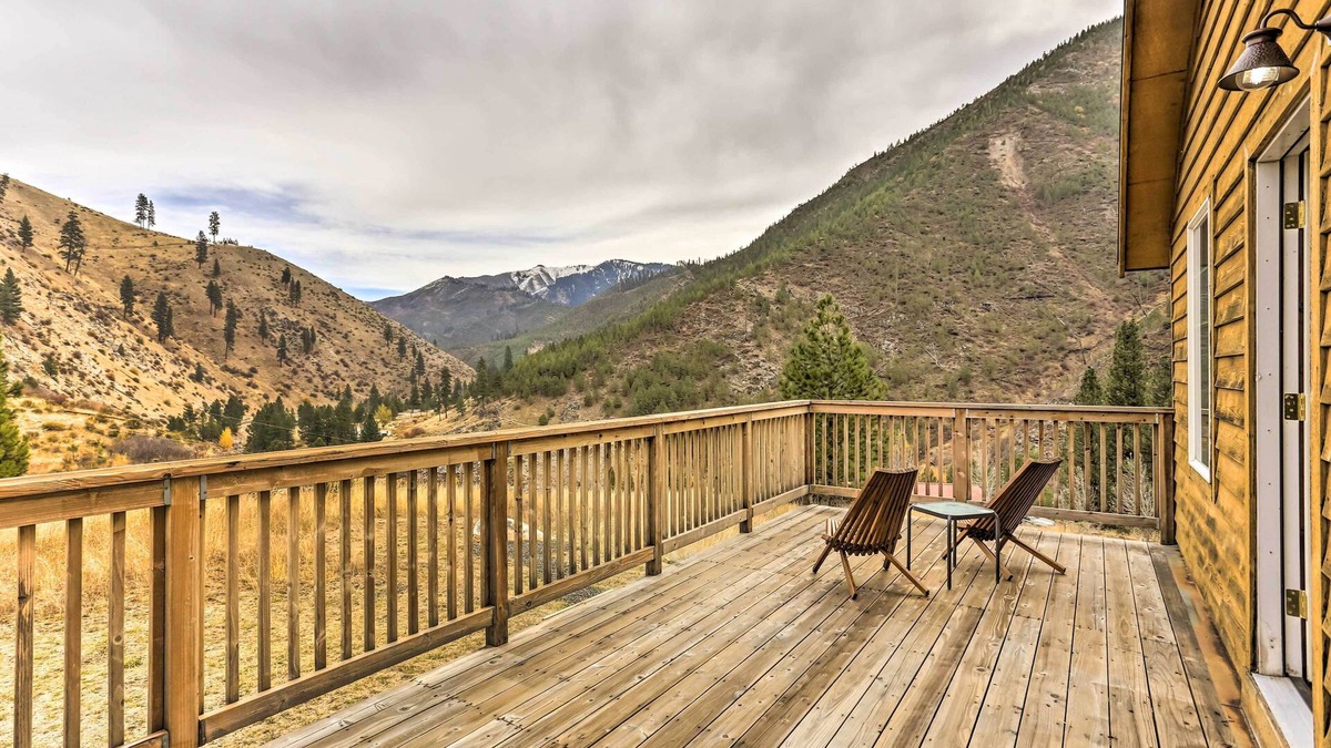 Lowman Cabin | Lowman Outdoor Retreat: Walk to Hot Springs!