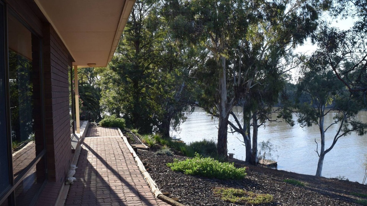Loxton House | Loxton River Escape - Holiday home on the river