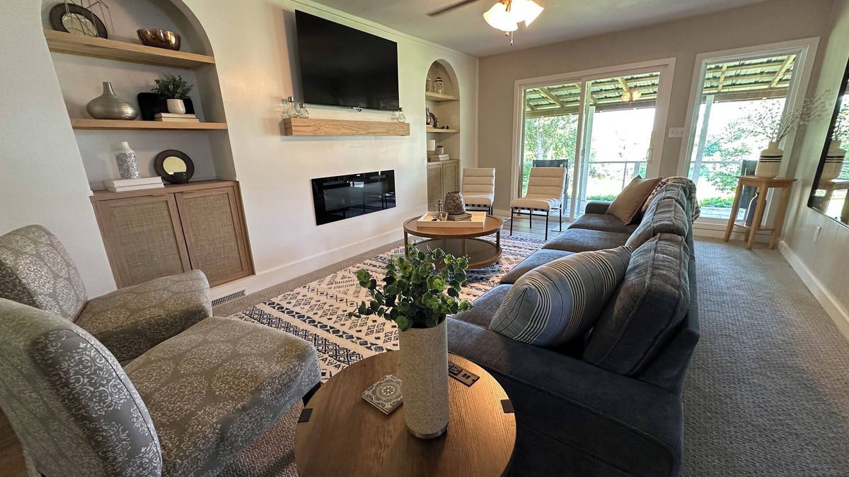 Grove House | LPC 6 - Lake View Bungalow, sleeps 8, Boat parking, near boat ramp & pickleball.