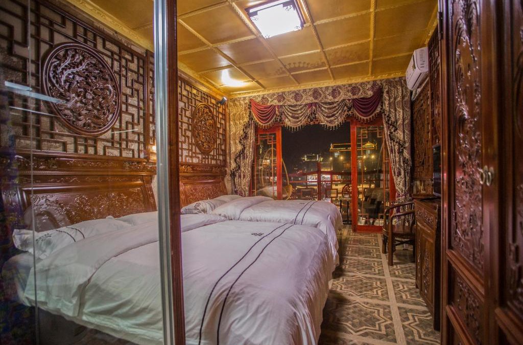 Fenghuang House | LQJ Riverside Guest House