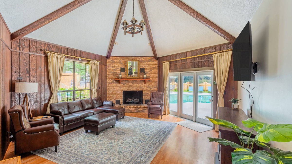 Meridian House | Lrge Golden Isles Home-Huge Pool, Hot Tub, Game Rm