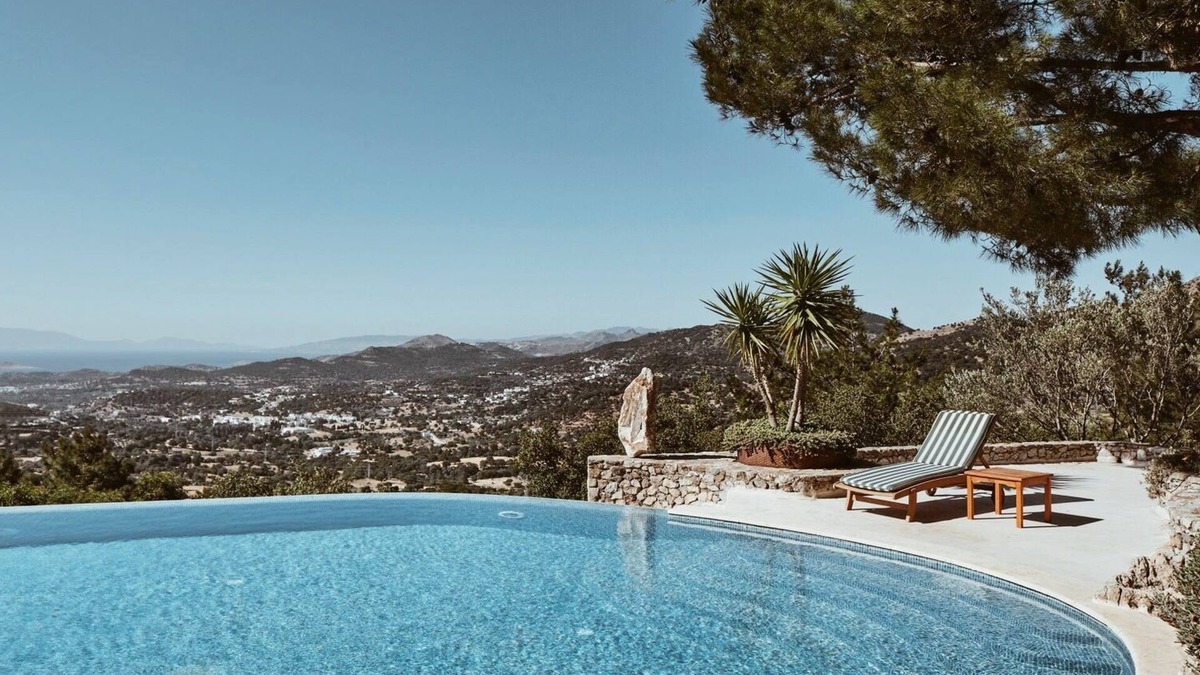 Dagbelen House | lrwwide.com villa Ray Spacious,Luxurious,Contemporary,Swimming pool ,Gym,Jacuzzi