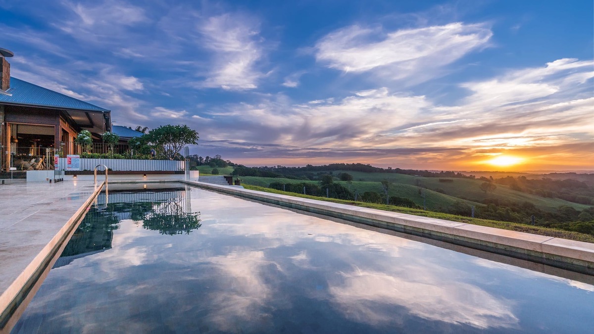 Fernleigh Villa | Luana Estates - Hawaiian opulence & views