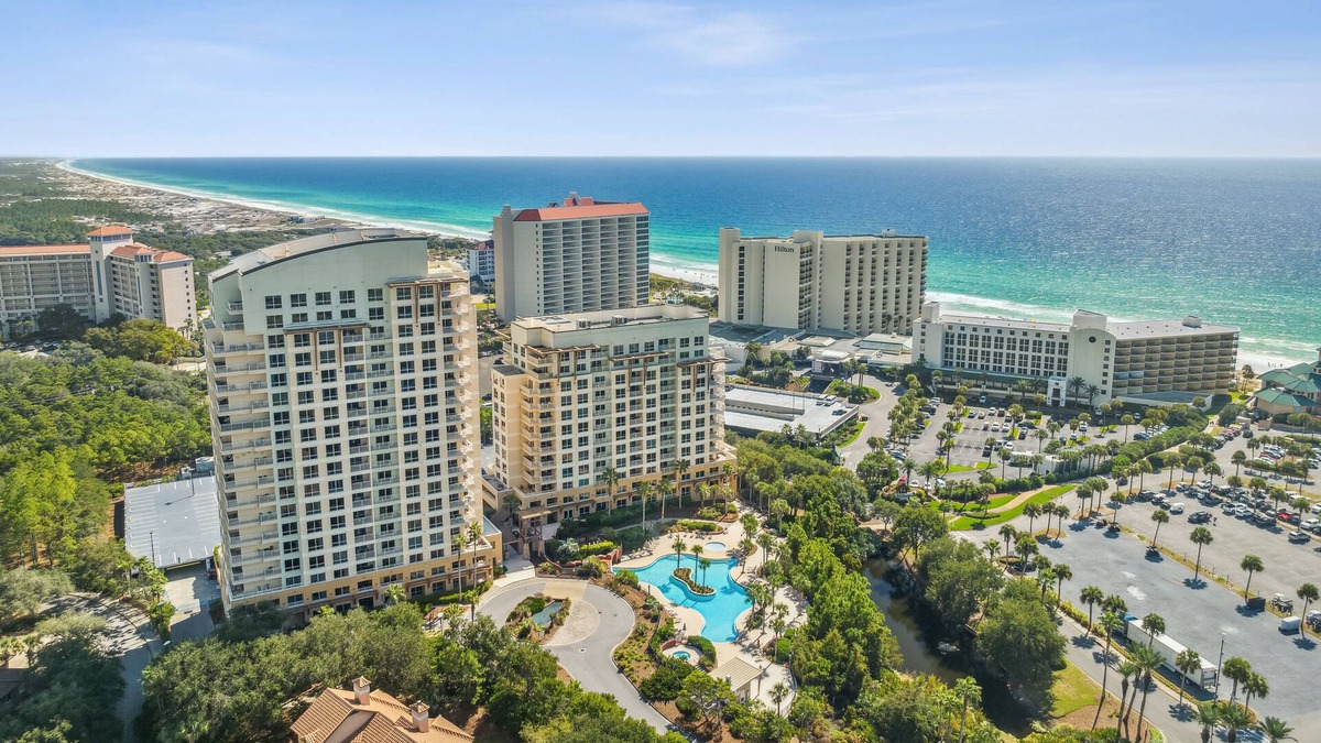 Sandestin Condo | Luau Resort by Panhandle Getaways