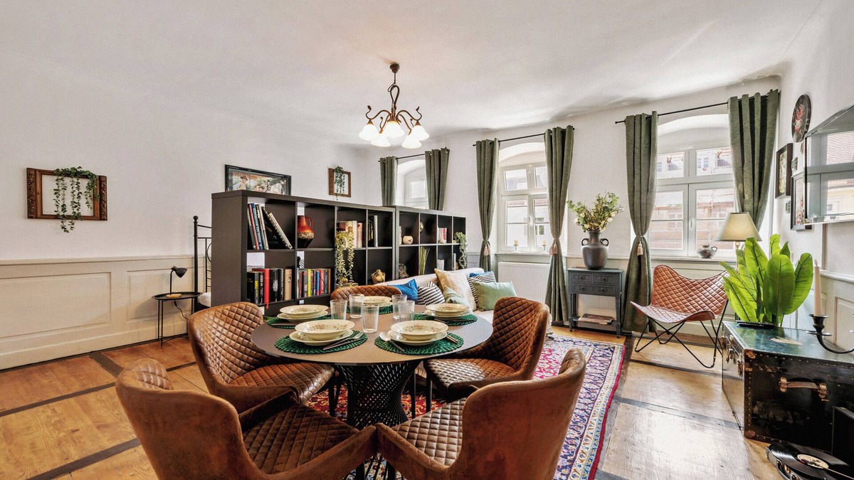 Ludwigsburg Apartment | LubuNest2 | Old Town Apartment at the Blooming Baroque