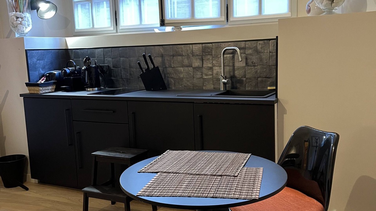 Clermont Ferrand City Centre Apartment | Lucas II Appartement 35 m2 Hôtel Particulier XII eme Siecle