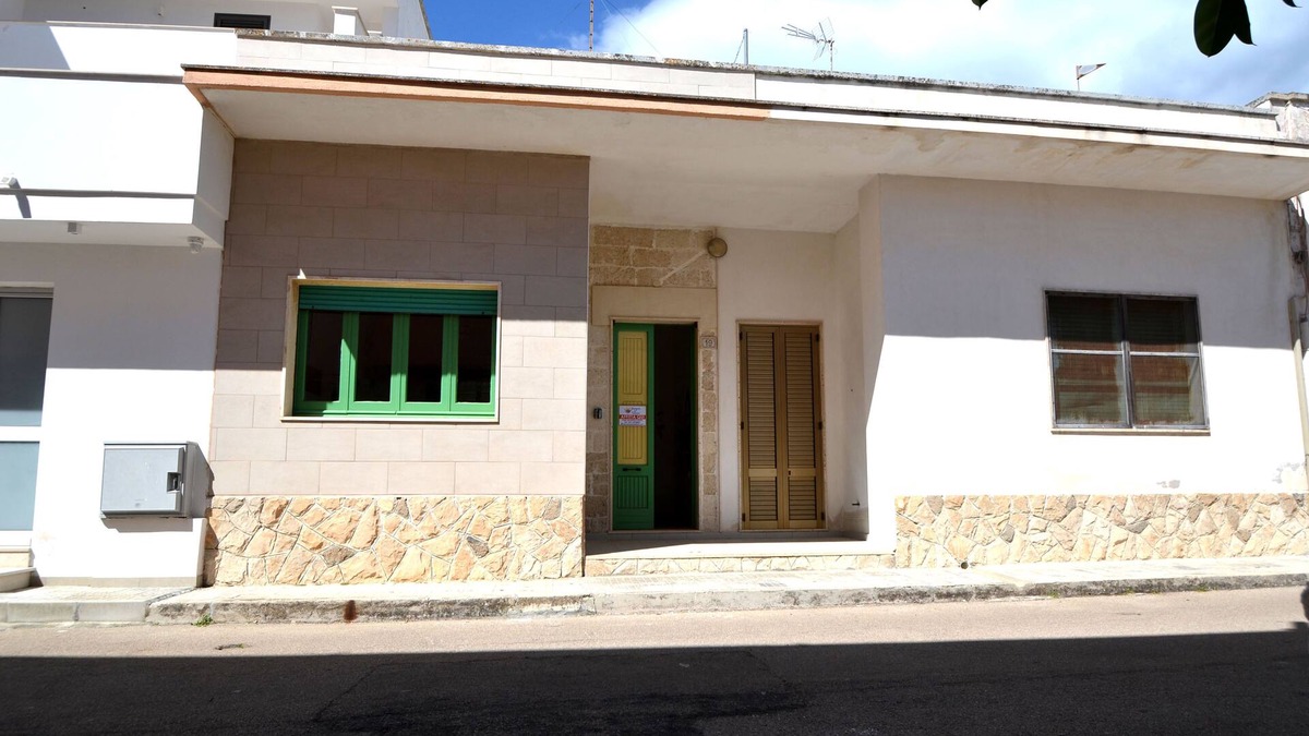 Roca Vecchia House | Luce holiday home with air conditioning for 5 guests