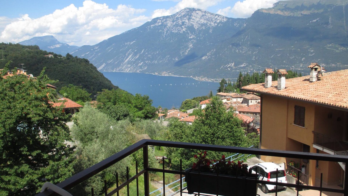 Pieve Apartment | Lucerna studio 8 balcony vista