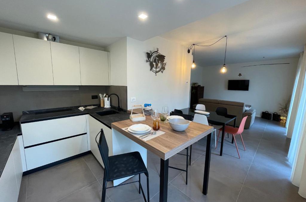 Lazise Old Town Apartment | Lucia Holiday Apartments