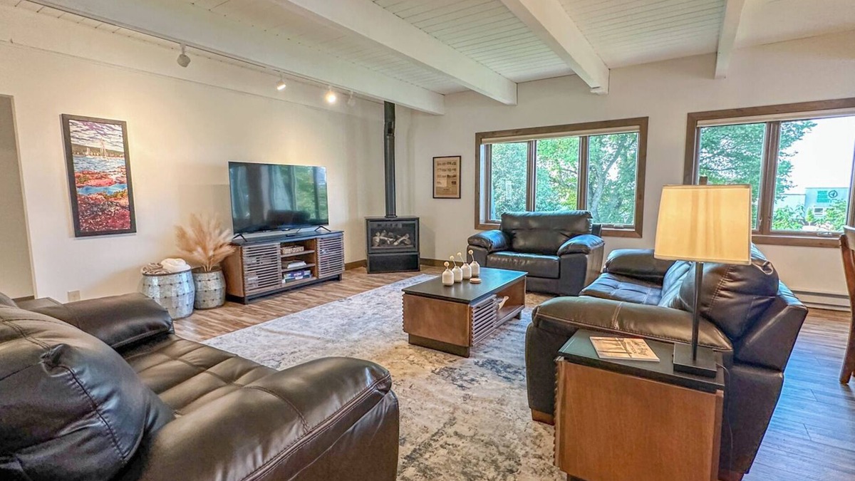 Grand Marais House | Lucie's Loft - Grand Marais, MN - Cascade Vacation Rentals