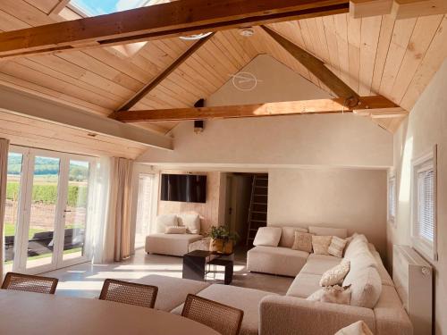 Heuvelland House | Lucilles