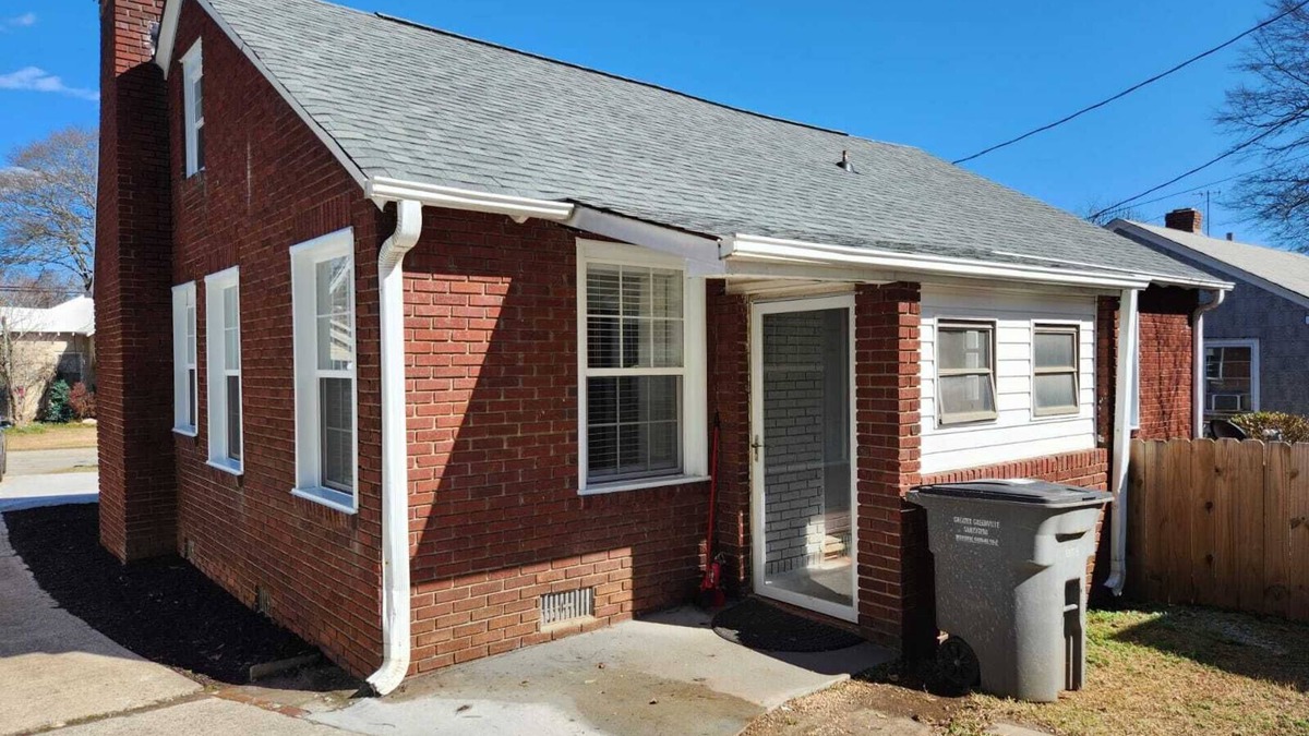 Dunean House | Lucky 13 Retreat – Cozy 2BR Getaway Near Downtown Greenville!