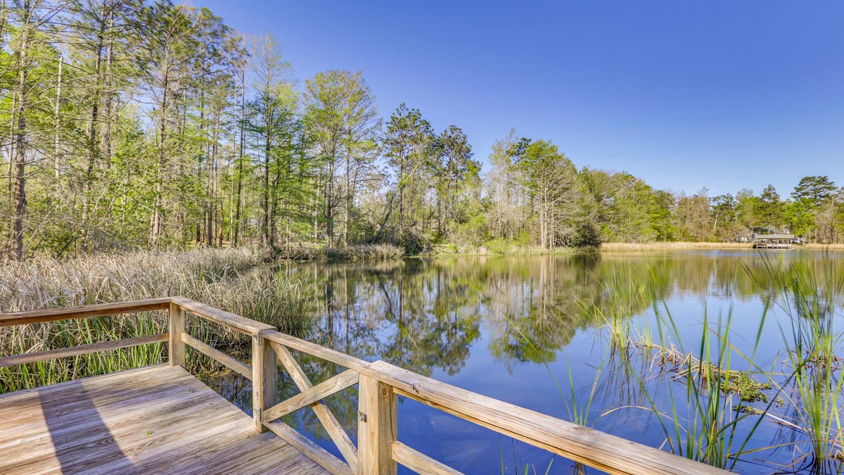 Mount Pleasant House | 'Lucky 8 Lake House' in Bainbridge w/Private Dock