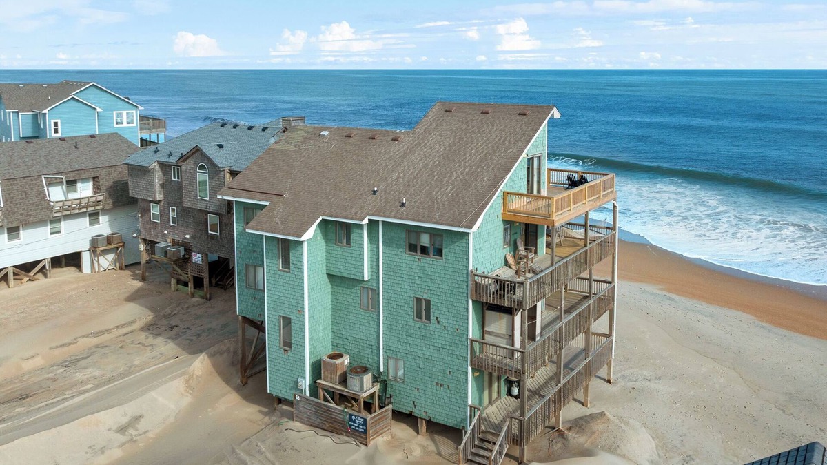 Buxton House | Lucky Stars: Oceanfront | Rec Room with Pool Table