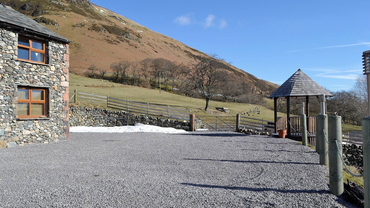Scales Cottage | Lucy's Lodge - UK1260
