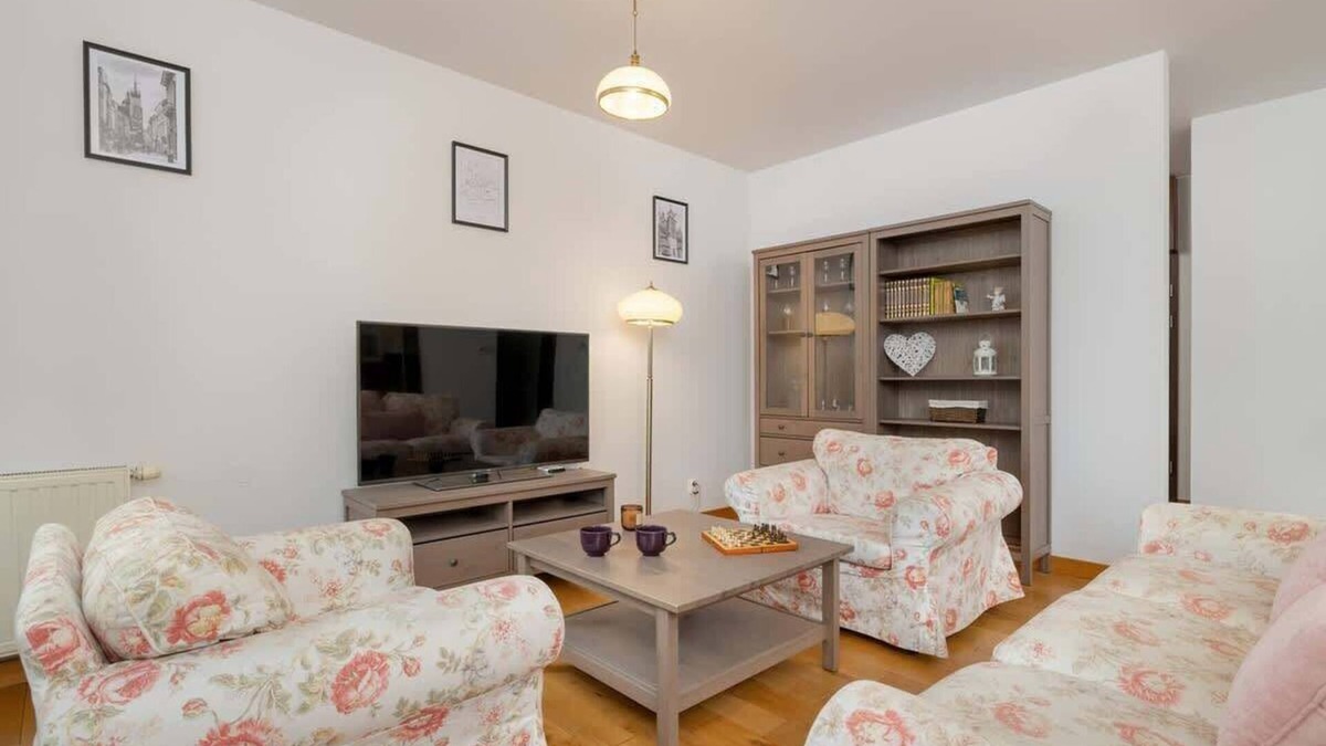 Krakow Apartment | Ludwinowska 11 | Apartment with Balcony | Parking