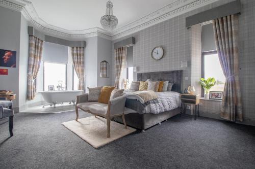Glasgow Apartment | Lugton Rooms