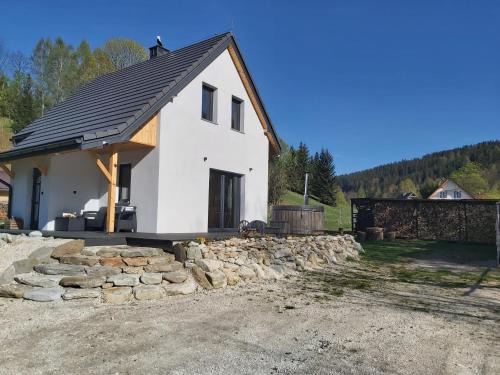 Nowa Morawa House | Luisówka - majestatyczny domek z jacuzzi