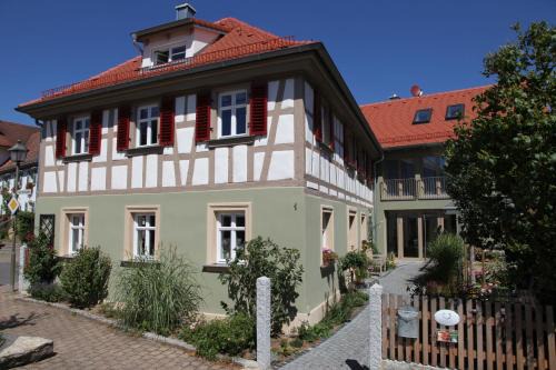 Geisfeld House | Luisenhof