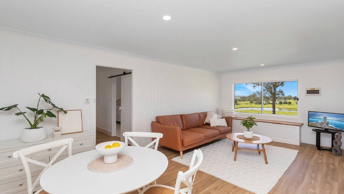 Gloucester Apartment | LUJO STUDIO - Elegant & modern studio - Retreat in Gloucester Tranquil Rural Escape with Pool & Views