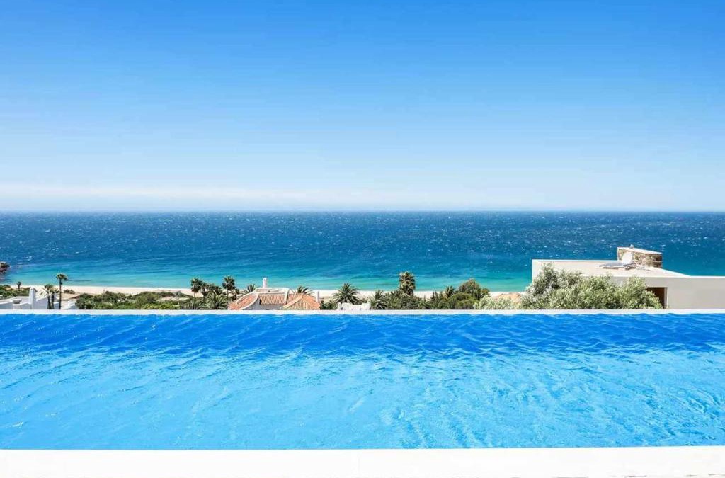 Atlanterra Villa | LUJOSA VILLA PISCINA 25 METROS SUIT 60m2 SPA SAUNA