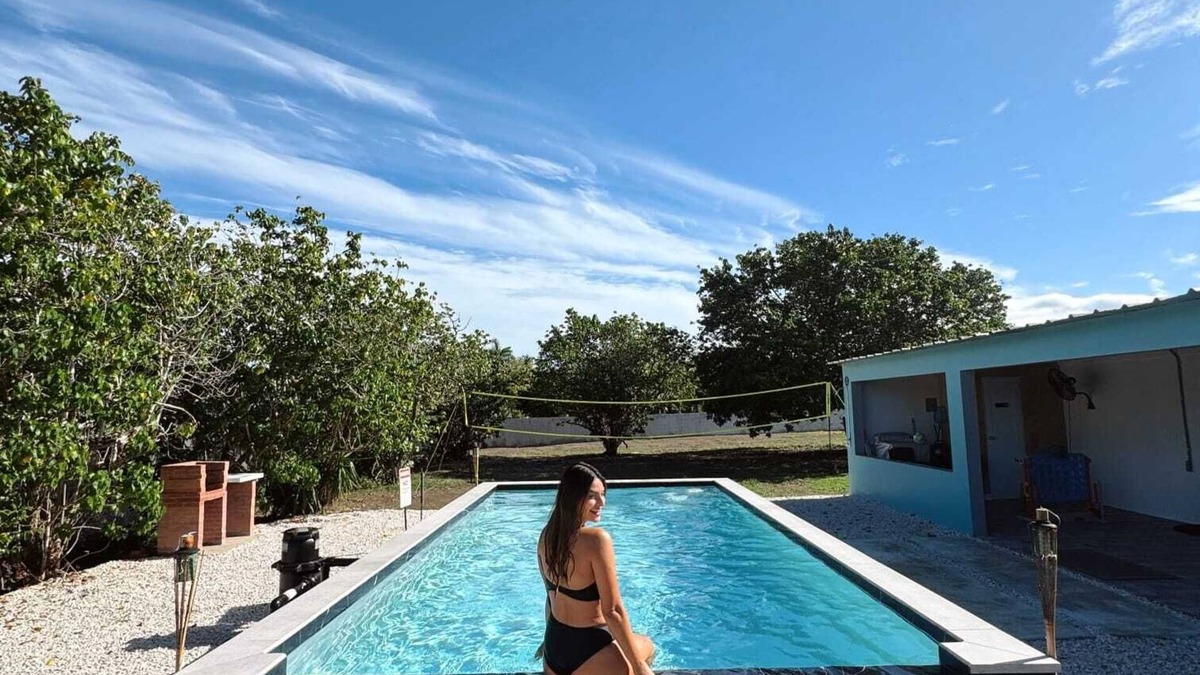Aguirre House | LuKai Beach House- amplia casa privada con piscina, 3-bedrooms y cupo para 12.