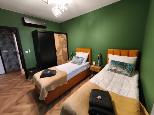 Starogard Gdanski Apartment | Luksusowy Apartament, Duży Parking, Zameldowanie 24h, FV, Ekspres, XBOX, Klimatyzacja, Dwie Sypialnie, Kuchnia i Salon, Samo centrum miasta,