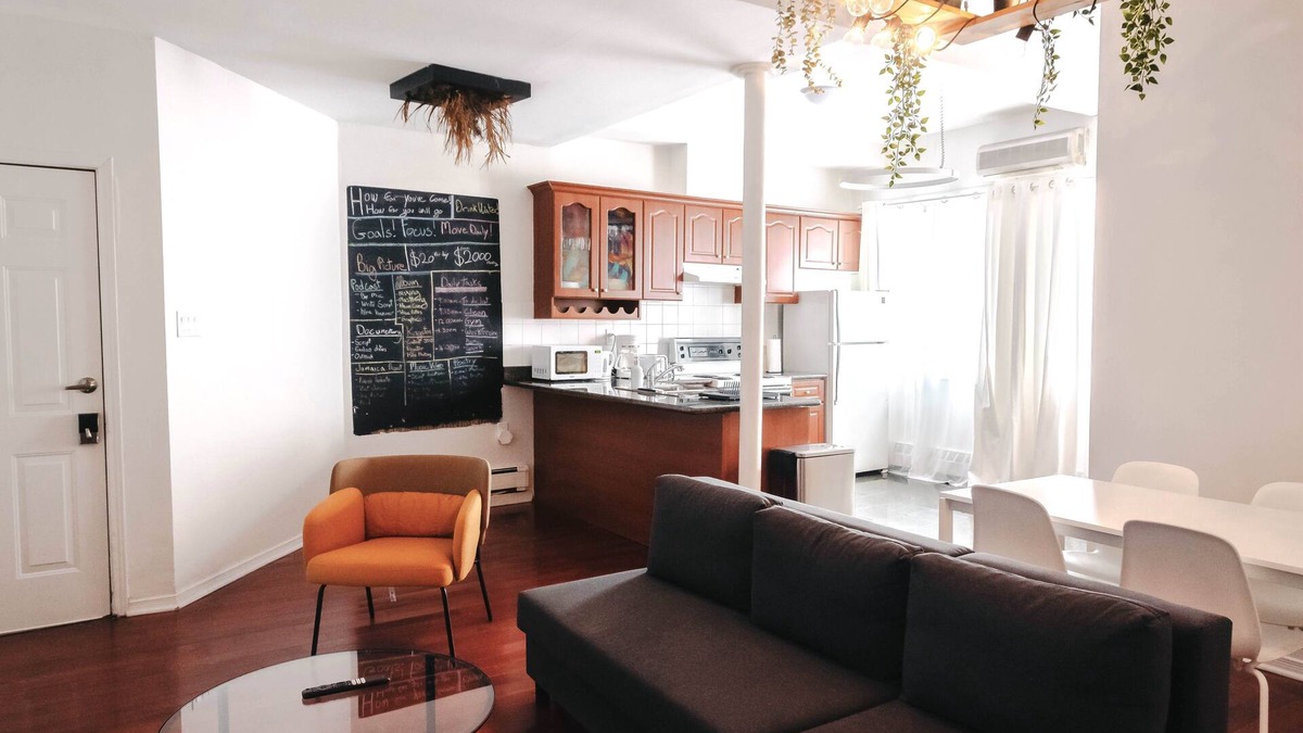 Riverside Apartment | Lum The Queen - Spacious One-Bedroom Apartment