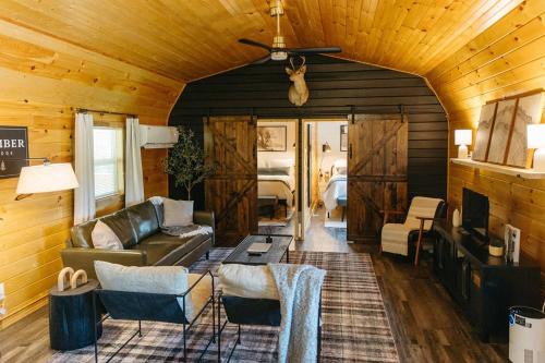 Pine Ridge House | "Lumber Lodge" - Comfy & Woodsy Stay in RRG/Auxier