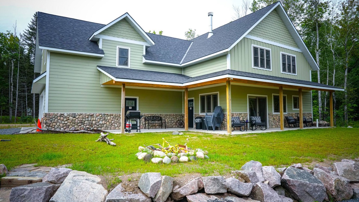 Crane Lake Cabin | Lumberjack Lodge on Crane Lake