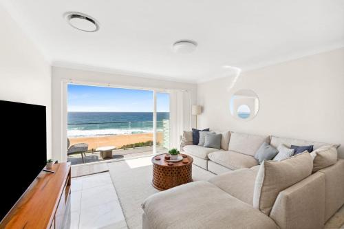 Narrabeen Apartment | Lume on the Shore - A Stylish Oceanfront Getaway