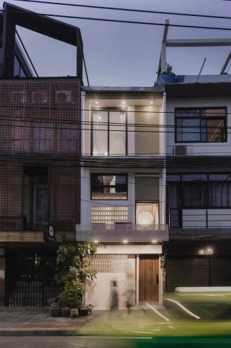 Thanon Phetchaburi Apartment | LumiLoft