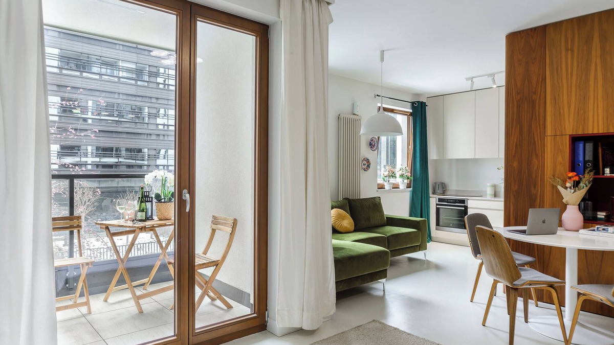Mirow Apartment | Lumina lux apart near Uprising Museum