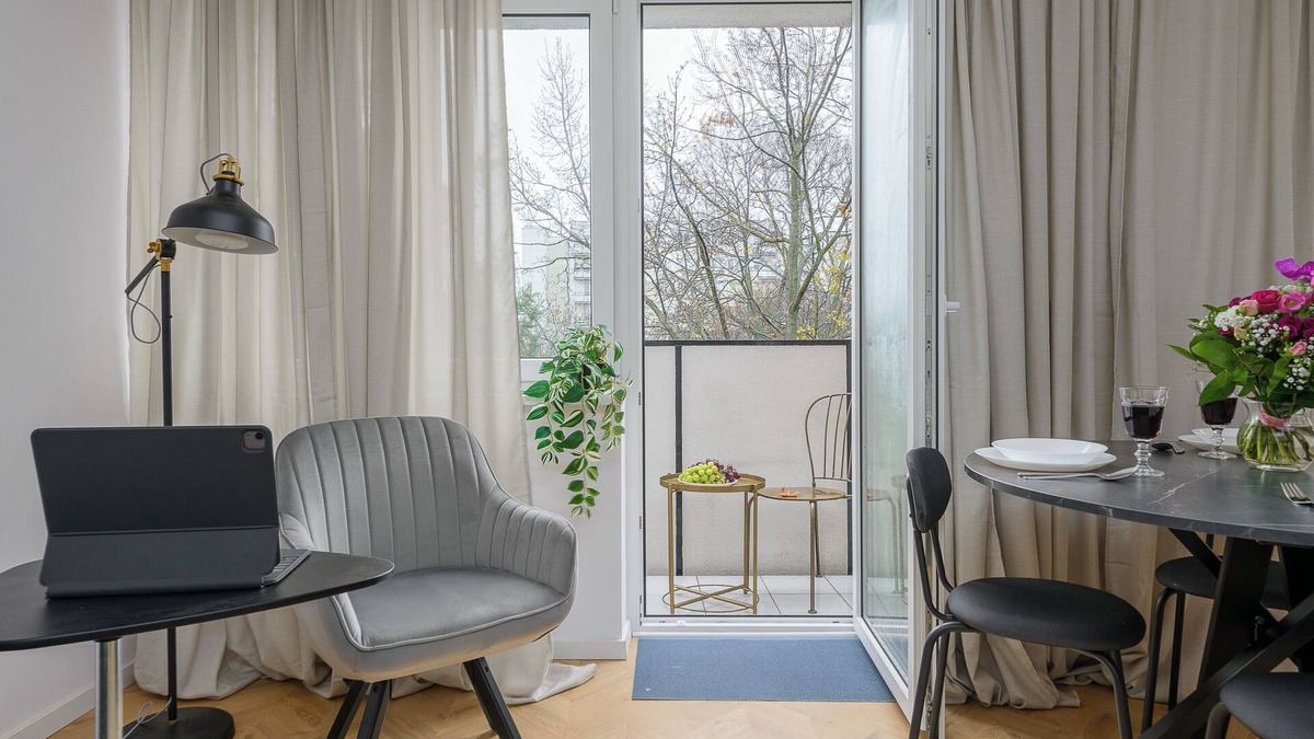 Zoliborz Apartment | Lumina spacious apartment in Warsaw