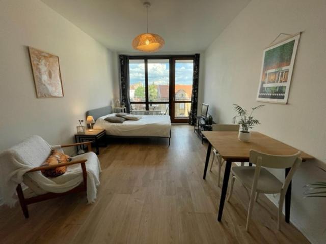 Montigny-les-Metz Apartment | Lumineux Studio 30m2 / Balcon / Proche Gare et Ville