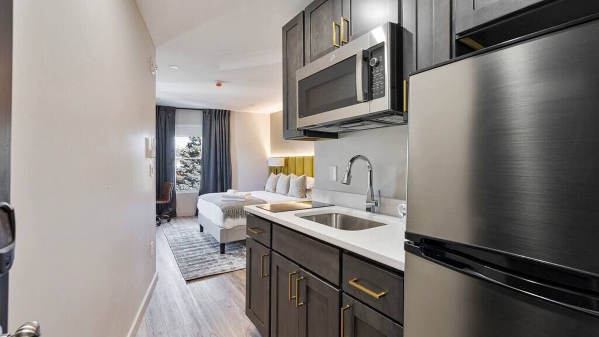 Middletown Condo | Luminous Studio: Vibrant Living Experience
