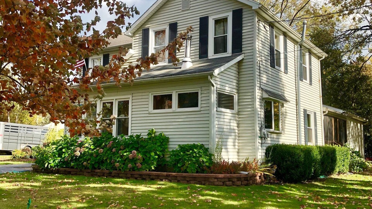 Sodus Point House | Lummis St. Bungalow located in the quaint township of Sodus Point NY!