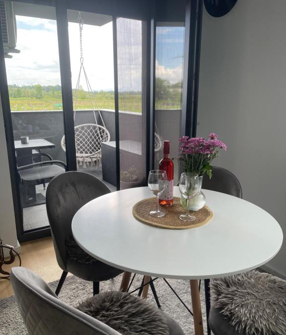 Zapresic Apartment | Luna,central,self-check in,AC,WI-FI, washer,free parking