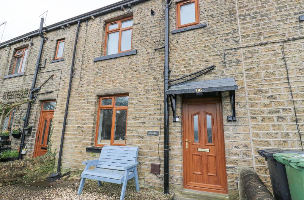Honley House | Luna Cottage