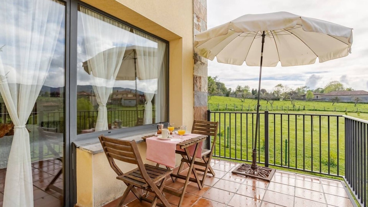 Lloreda Apartment | Luna lunera with private terrace