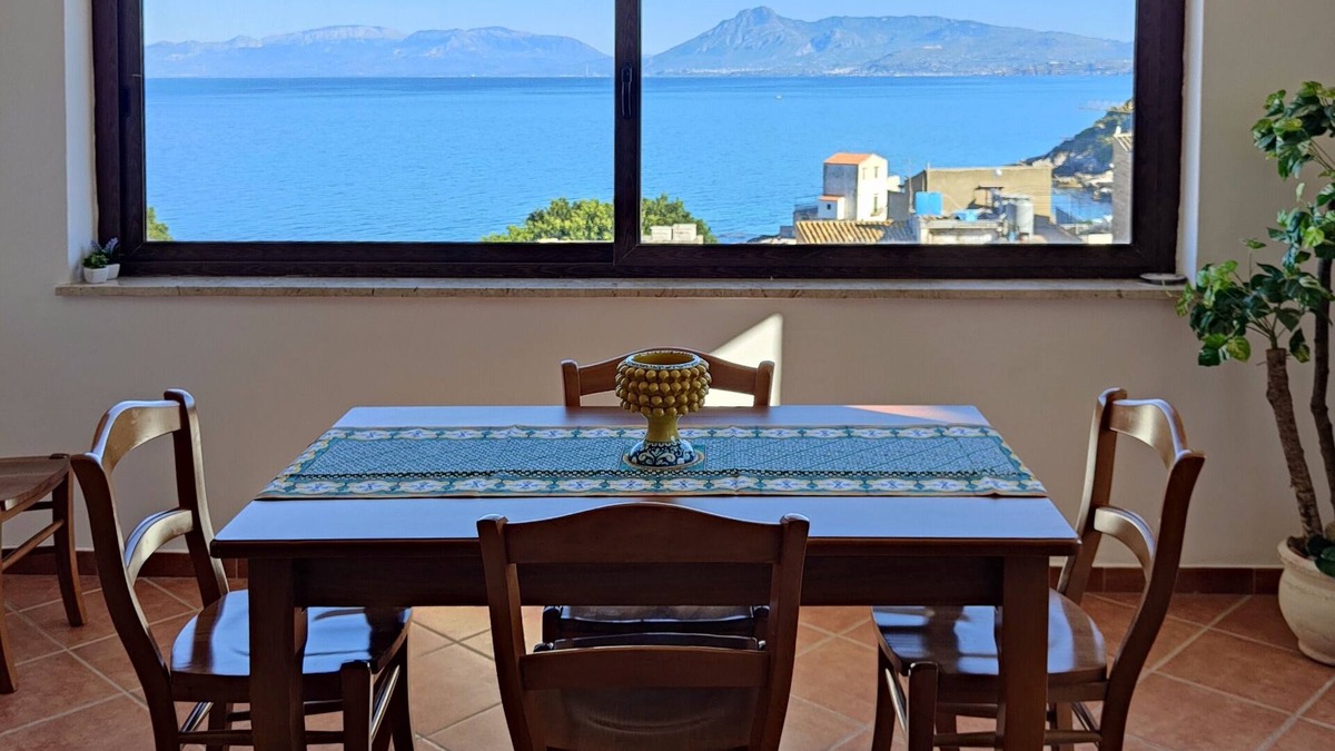 Porticello Apartment | Luna Marina: Sicilian beach house
