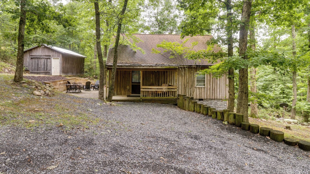 Luray Cabin | Luray Cabin Near Downtown & Shenandoah River