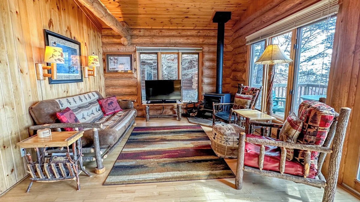 Tofte Cabin | Lutsen Log Cabin 402 on Lake Superior in Lutsen, Minnesota