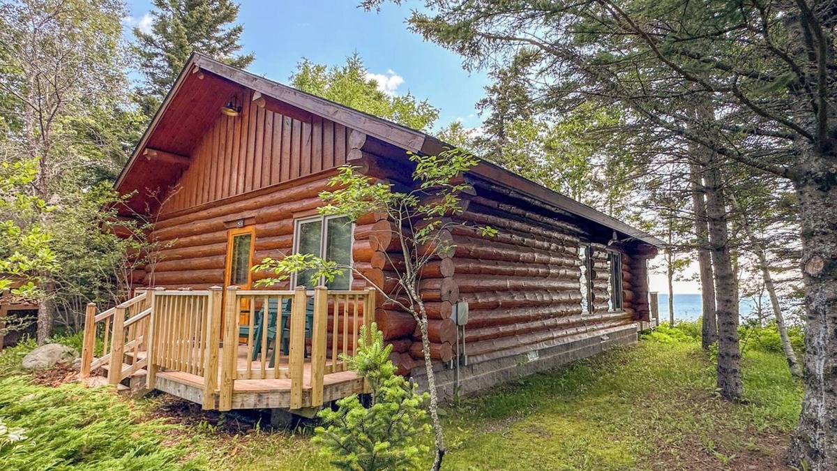 Tofte Cabin | Lutsen Log Cabin 406 on Lake Superior in Lutsen, Minnesota.