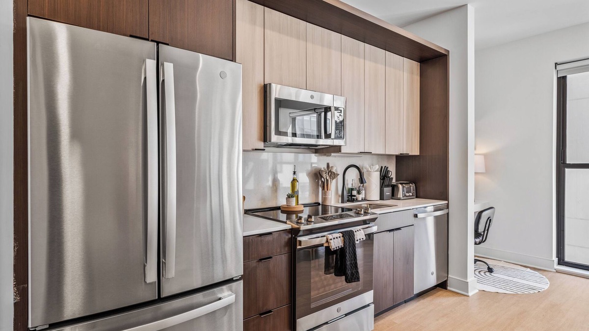 Pendleton Apartment | LUX - 1 Bed Suite With Free On-Site Parking, Pool, Gym, Exclusive Club Room